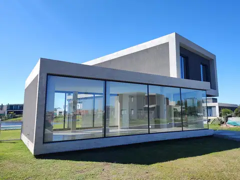 Casa a la Laguna en Santa Ana Villanueva