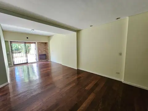 Depto Tipo Casa en Alquiler de 4 ambientes
