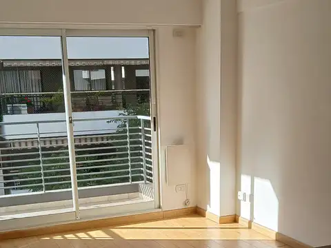 Departamento en alquiler en Caballito Sur - Excelente 2 ambiente - Orientación Este.