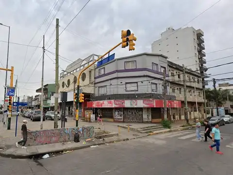 Avenida Juan Manuel de Rosas al 3700