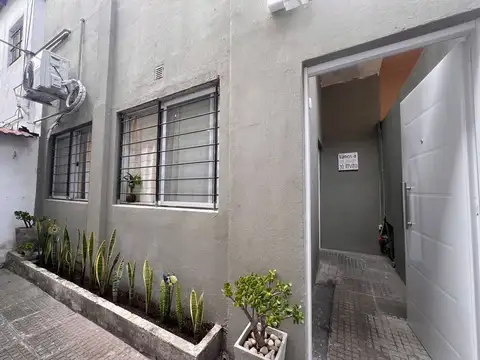 Depto Tipo Casa en Venta en Lanús Este, USD 70.000