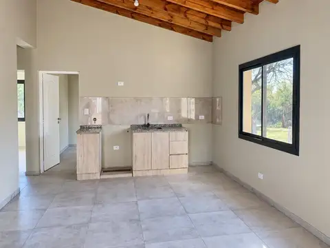 Casa 3 ambientes con 1 baño
