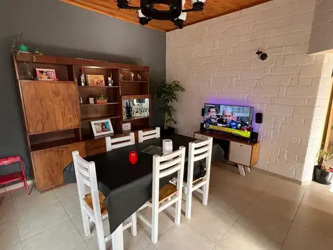 Casa 3 ambientes con 2 baños