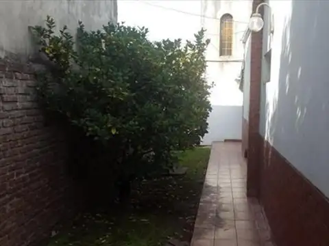 Depto Tipo Casa en Venta 50 años