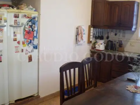 Casa 5 ambientes con 2 baños