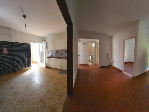 4 amb. centrico 2 baños .balcon