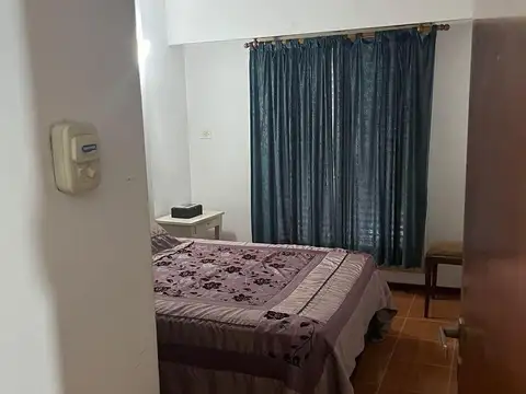 Casa 3 ambientes sobre Sarmiento - Castelar Norte