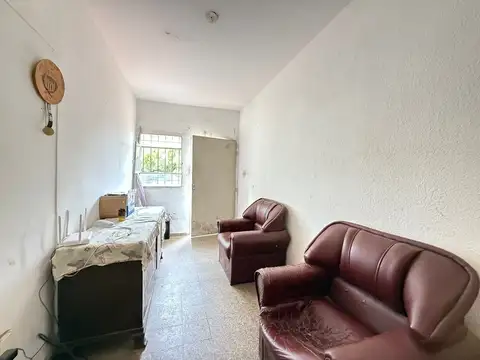 Casa 4 ambientes con 1 baño