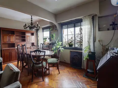 Venta de dpto 4 amb. excelente zona Florida Mitre.