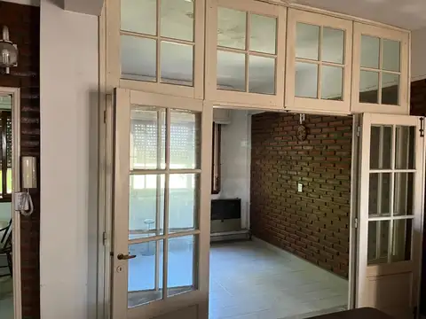 3 dormitorios - 2 piso por escalera - Luminoso.