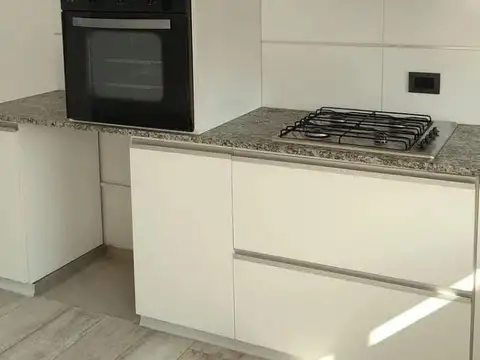 Casa 5 ambientes con 1 baño
