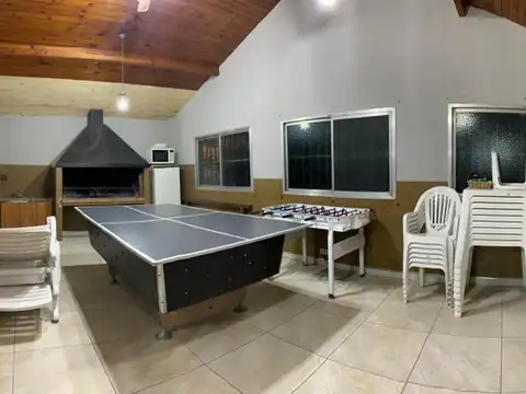 CASA QUINTA CON PILETA,  PARRILLA