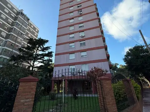 Venta Departamento 4 ambientes 3 dormitorio cochera balcon