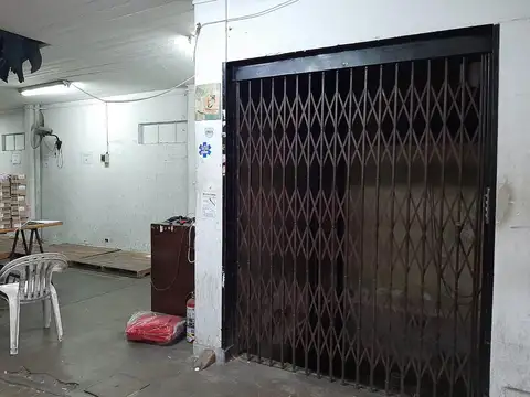 Excelente depósito - 1026 m2 - Mixtura 3 - a pocas cuadras de la Gral. Paz