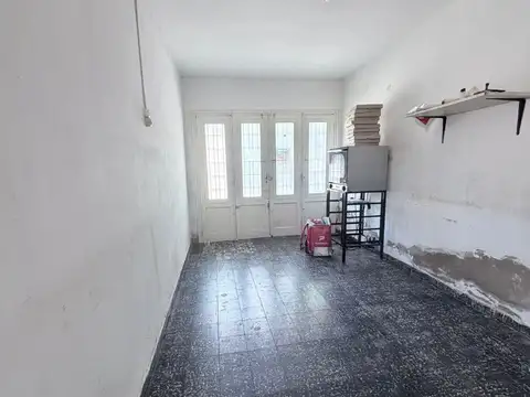 Casa 6 ambientes con 1 baño