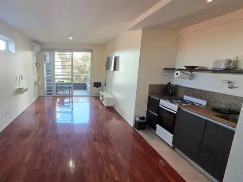 Excelente monoambiente al contrafrente con balcon!