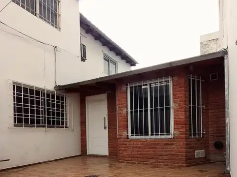 Depto Tipo Casa en Alquiler de 3 ambientes