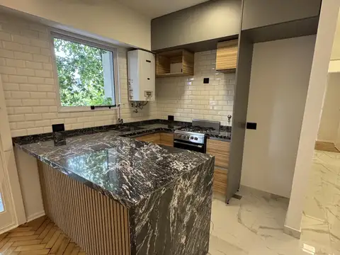 Venta departamento 3 ambientes Belgrano. Al frente vista abierta!  Refaccionando a nuevo detalles de categoría