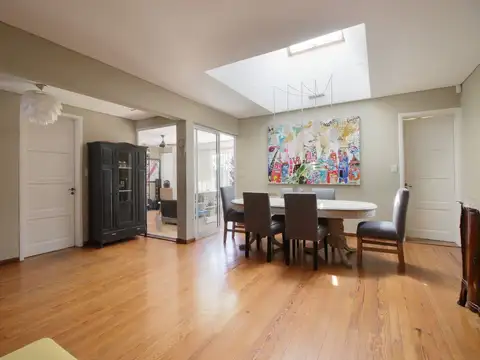 Casa 4 ambientes con 2 baños