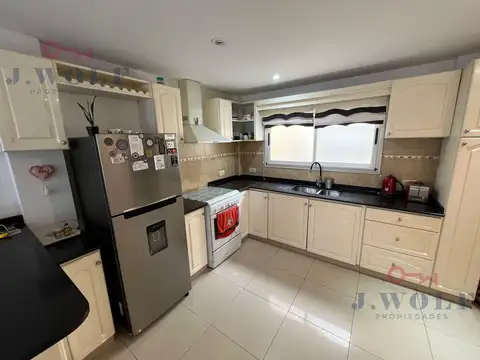 Departamento 4 ambientes con 2 baños