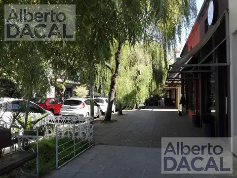 Local en Alquiler en City Bell, $ 820.000