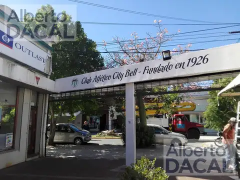 Local en Alquiler en City Bell, $ 820.000