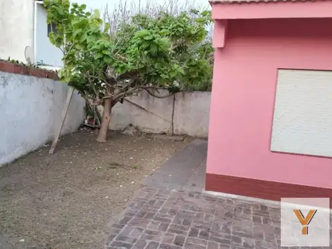 Depto Tipo Casa 2 ambientes con 1 baño