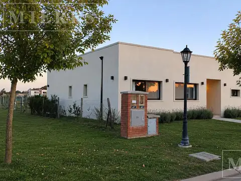 Casa en venta en Santa Lucia, Pilar del Este