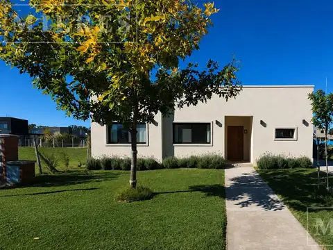Casa en venta en Santa Lucia, Pilar del Este