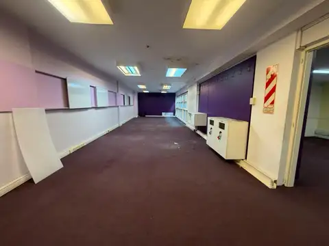 Oficina 4 ambientes con 4 baños