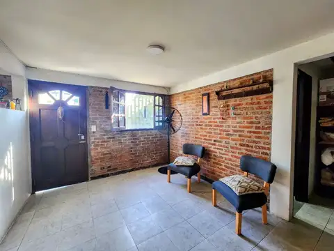 Casa 4 ambientes con 1 baño