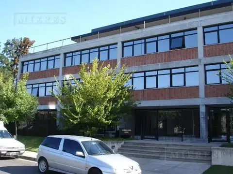 Piso de Oficinas de 1000 m2 a la venta con Rta. en excelente edifcio en San Isidro