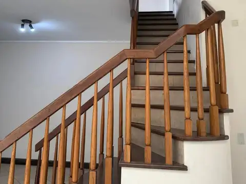 Depto Tipo Casa 4 ambientes con 2 baños