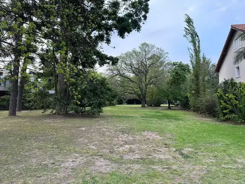 Venta de lote en barrio cerrado Fincas del Lago