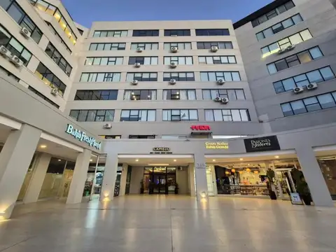 Alquiler cochera cubierta en estudios de Bahia Grande.