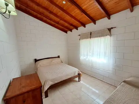 Casa a 1 cuadra del río en barrio Gutierrez