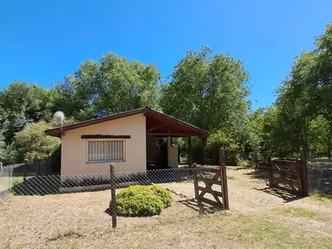 Casa a 1 cuadra del río en barrio Gutierrez