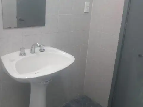 Depto Tipo Casa en Alquiler en Monte Castro, $ 950.000