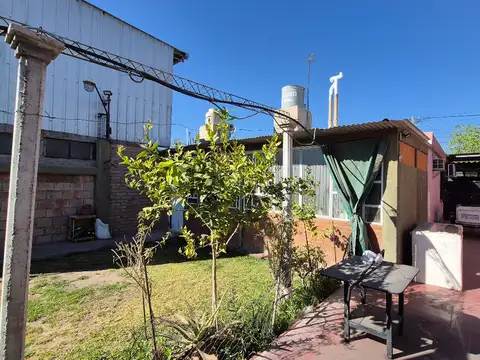 Venta - Casa 3 Dormitorios con Departamento Independiente, Rawson