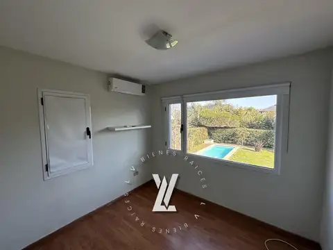 Casa en Venta con 4 cocheras