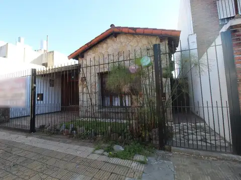 OPORTUNIDAD VENTA CHALET 3 AMBIENTES ESCUCHA OFERTAS