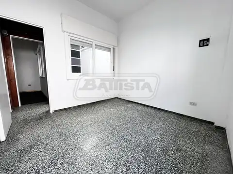 Depto Tipo Casa en Venta en San Nicolás, USD 45.000