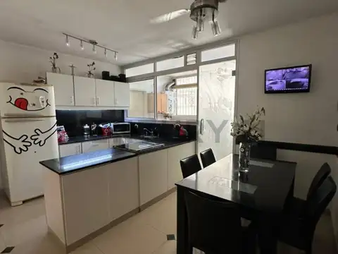 Departamento en Venta con 3 cocheras