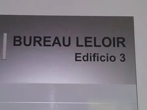 Oficina en Venta con 2 cocheras