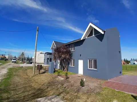 Casa Tipo Duplex, a estrenar, con ESCRITURA, en el barrio Domselaar Chico VENTA