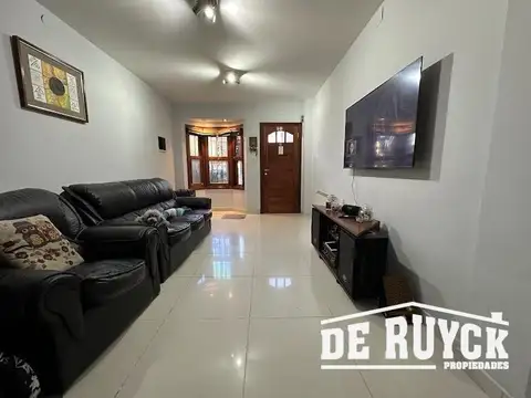 Triplex 4 ambientes próximo a Andrés Baranda y Amoedo