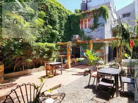 Amplio PH con quincho, parrilla y hermoso jardín - Barracas