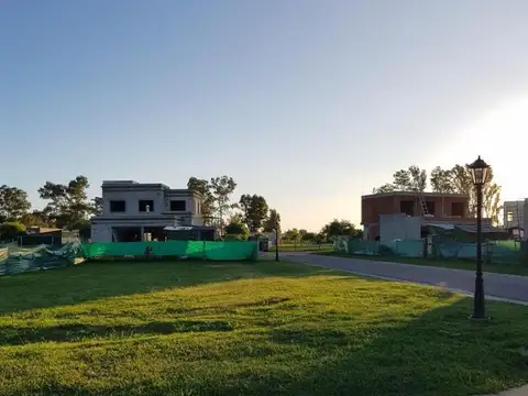 Terreno en Venta en Pilar del Este - Santa Emilia, USD 37.000