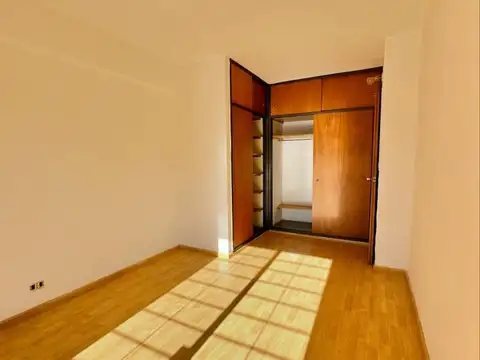 Departamento en Alquiler en San Isidro Vias / Rolon, $ 900.000