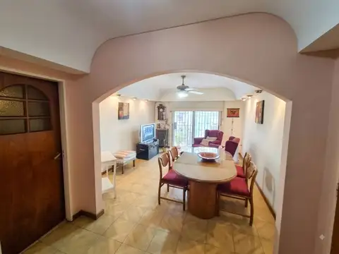 Depto Tipo Casa en Venta de 4 ambientes